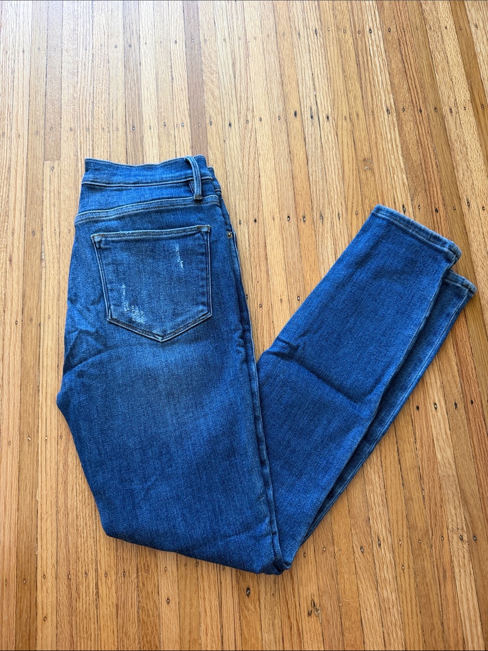 Frame Denim Skinny Jeans in Medium Blue Wash
